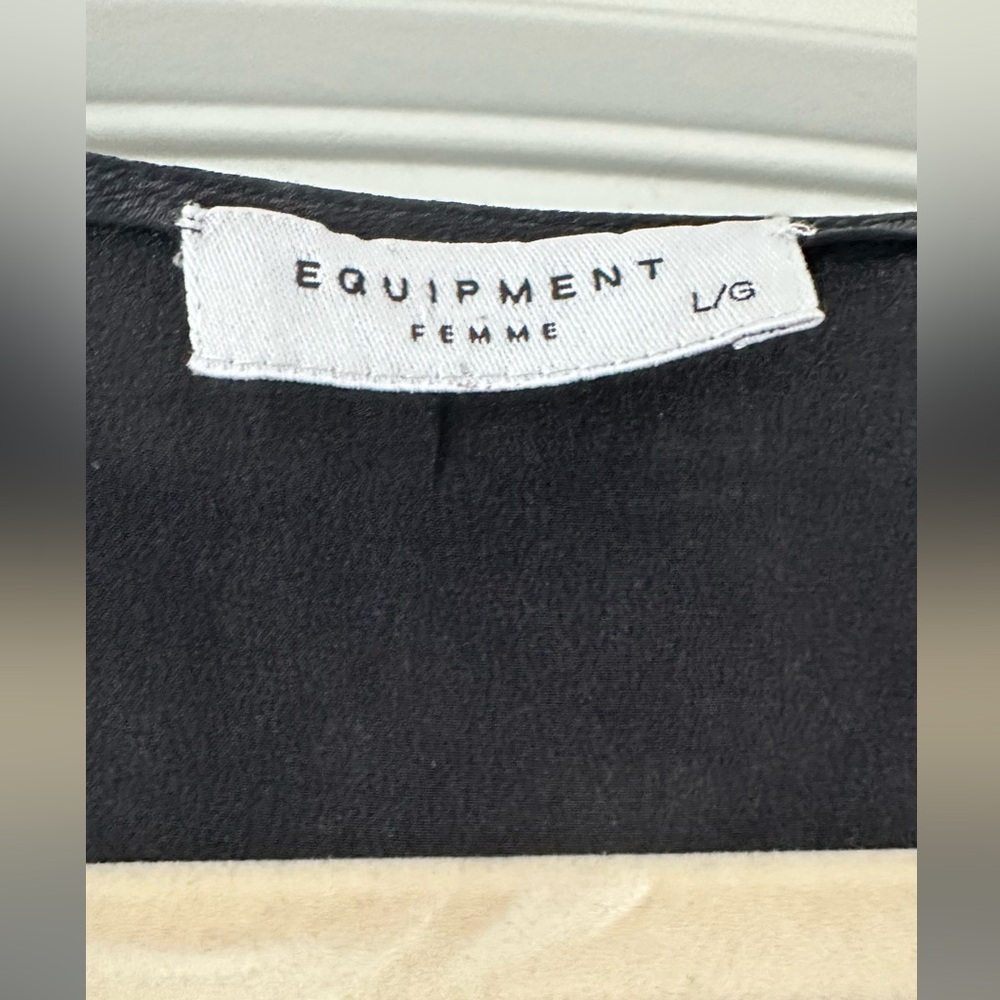 Equipment Black V-Neck Silk Blouse - Picture 3 of 5